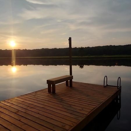 Poconos Brand New Lakefront Oasis 1 Acre, Hottub Gameroom Firepits Talk About Privacy Albrightsville Exterior photo