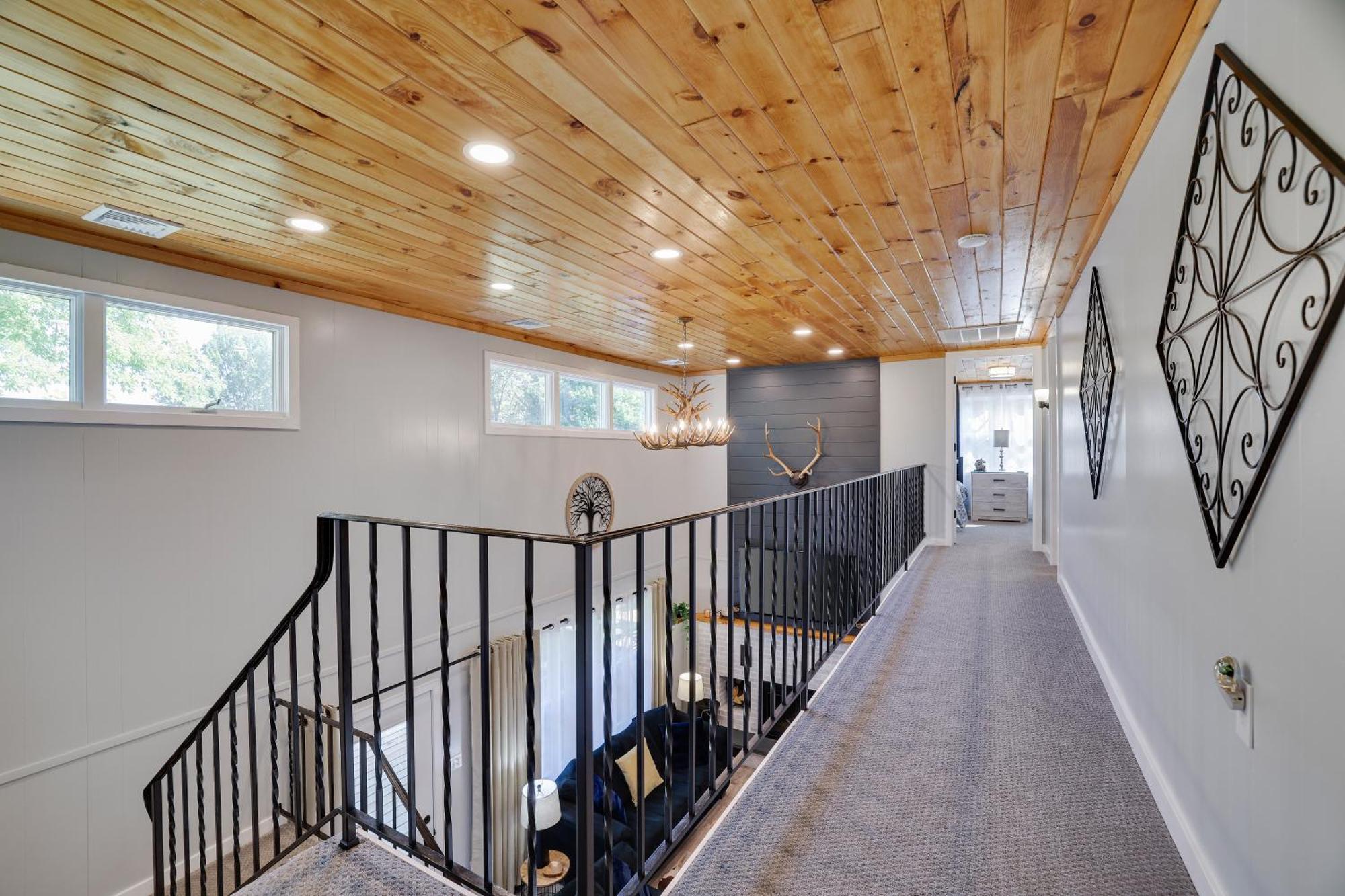 Poconos Brand New Lakefront Oasis 1 Acre, Hottub Gameroom Firepits Talk About Privacy Albrightsville Exterior photo